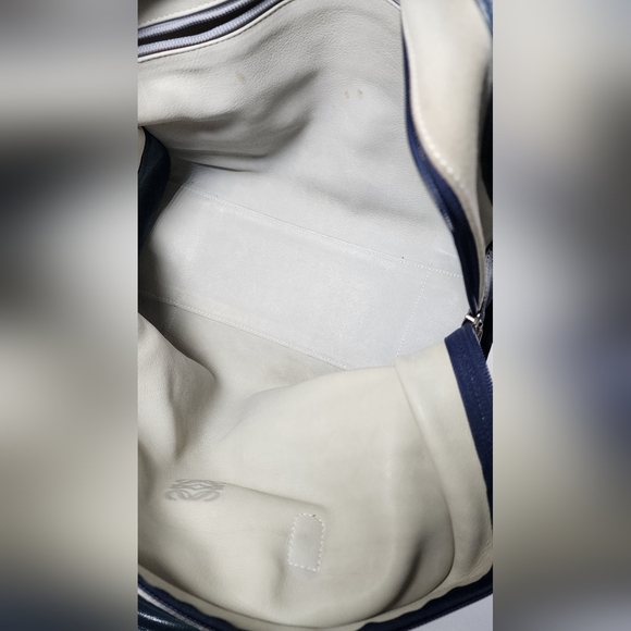 Loewe Amazona handbag. Suede. - Picture 10 of 14